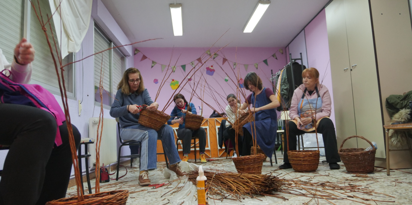 El aprendizaje de la cestería tiene gran aceptación.