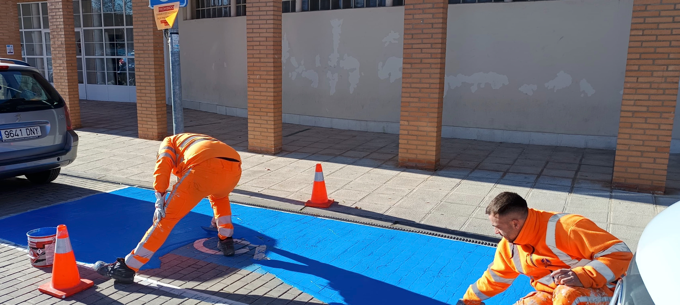 Renovación plazas de movilidad reducida en todo el municipio