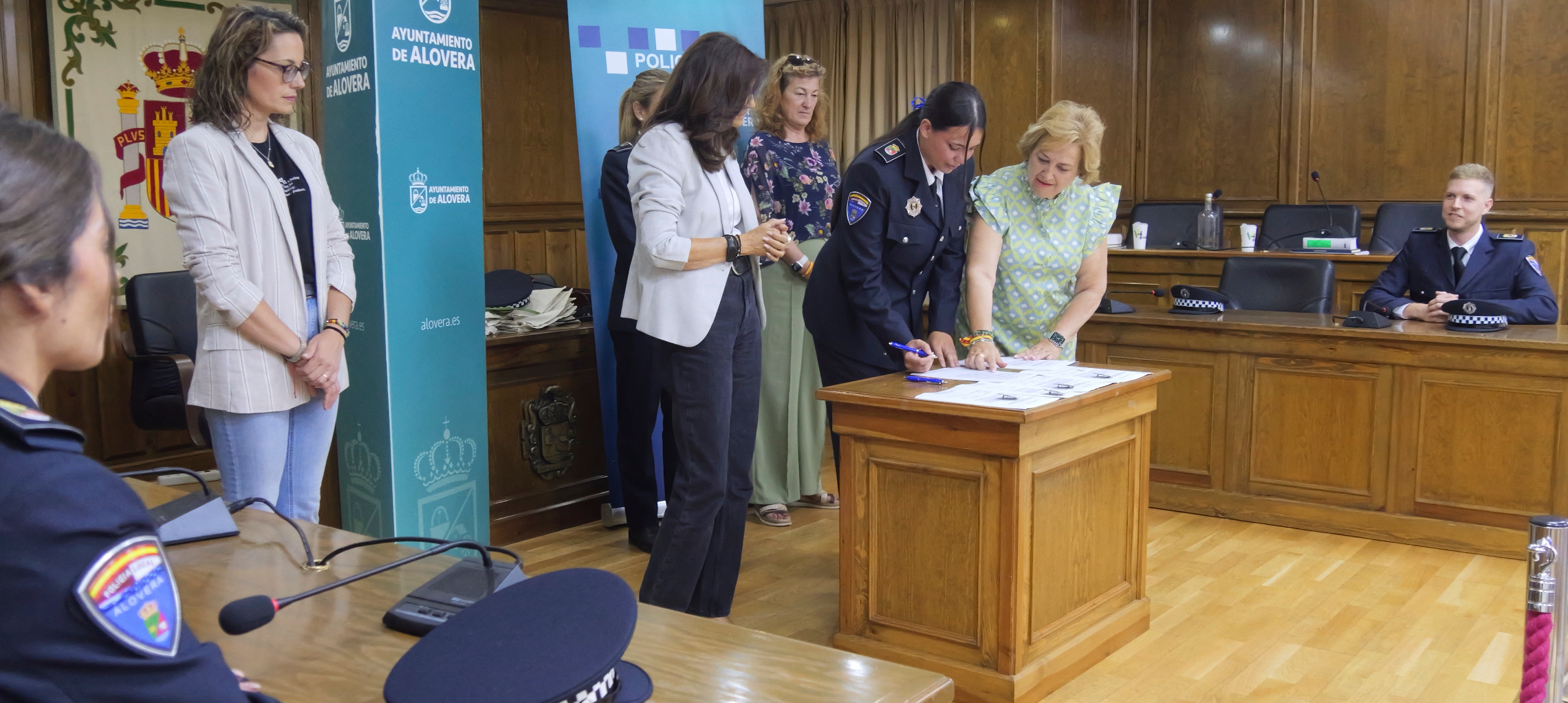 Alovera refuerza la plantilla de policía con 9 nuevos agentes.